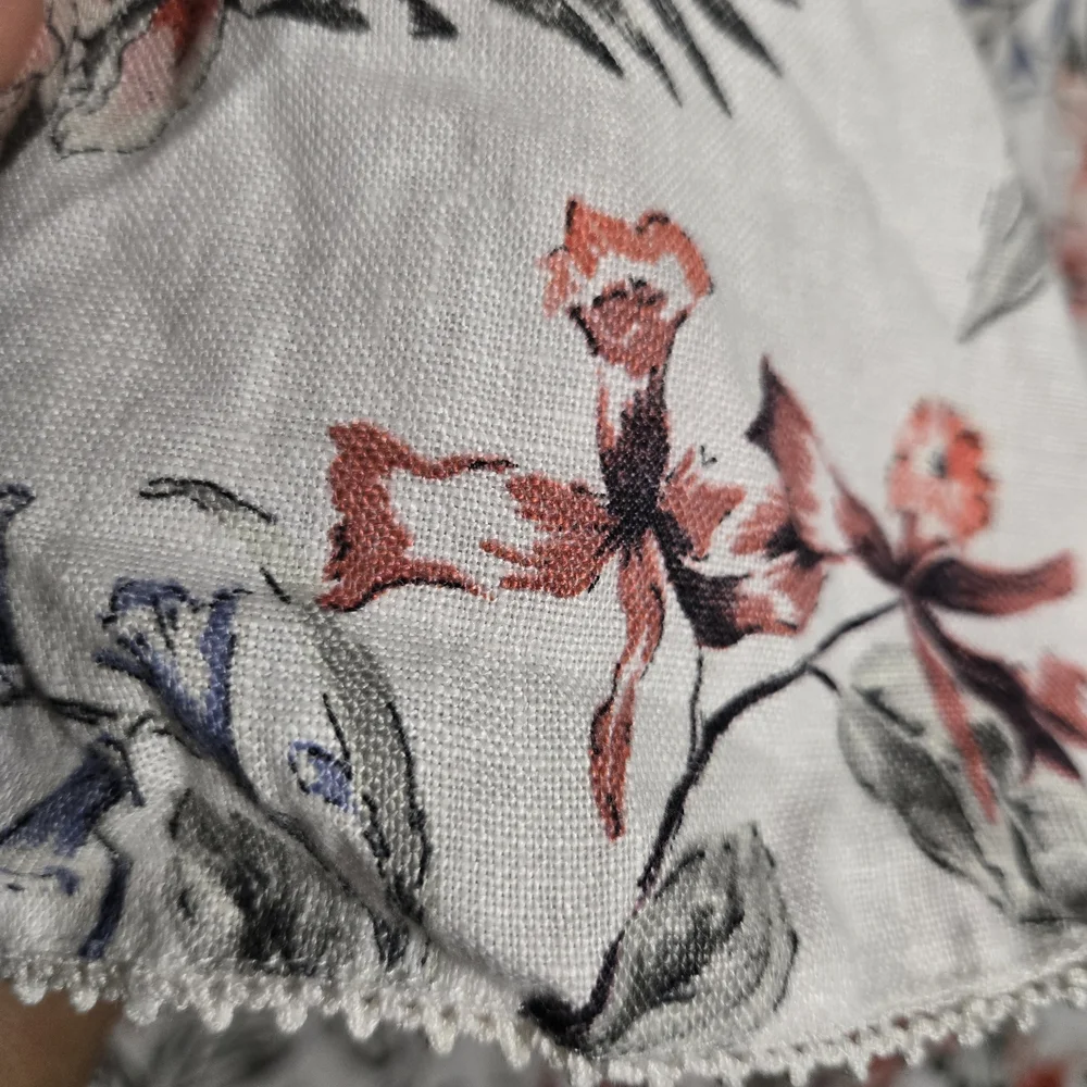 Zara Basic‎ Floral Peplum Blouse V-Neck Long Sleeve Size Medium